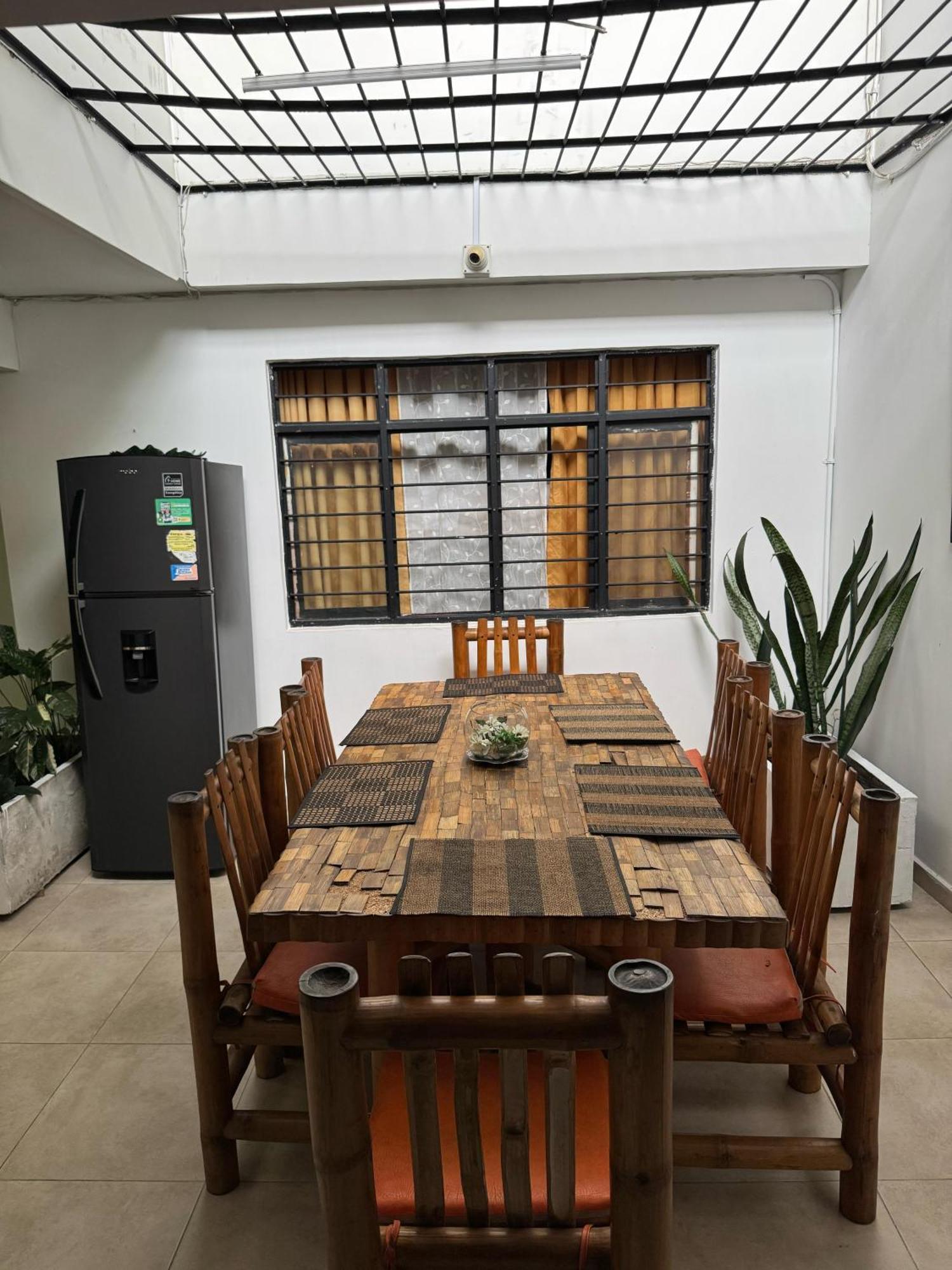 Santiago Dc Hostal 420 Weedfriendly Cali Exterior foto